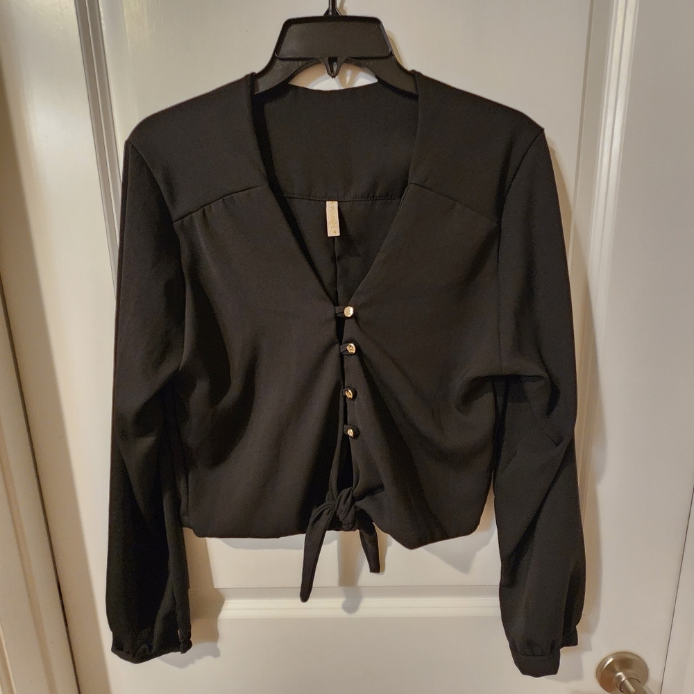 Luci Bella medium black shirt with gold buttons and waist tie.